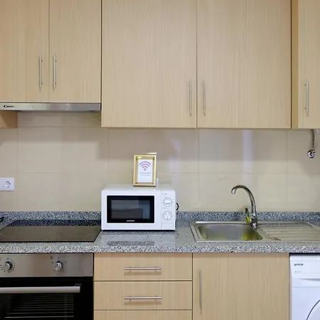 Pequena Casa T1 Com Cozinha E Patio Privado